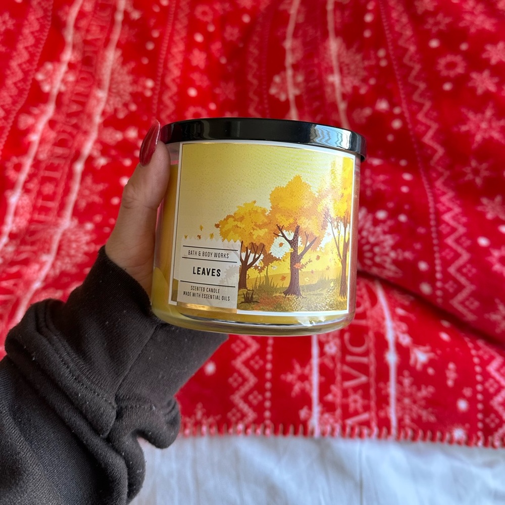 Bath and Body Works fall leaves candle🐚🌸